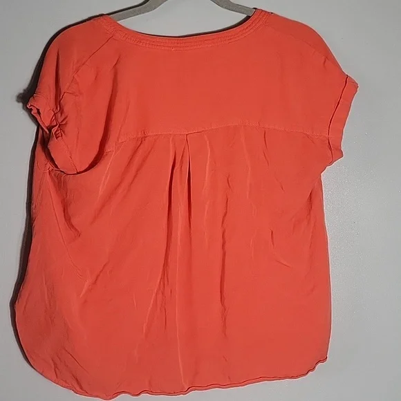 Rose + Olive Blouse Size M Pumpkin color - Picture 3 of 4